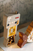 Lampe d'ambiance sculptée en bois, motif astronaute magnétique poli, veilleuse décorative de dessin animé, design personnalisable pour bureau d'enfant