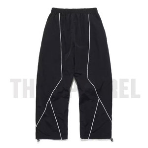 ชุดวอร์มไนลอนสั่งทำขายส่ง ชุดเซ็ตสองชิ้นผ้าโพลีเอสเตอร์น้ำหนักเบา ชุดวอร์มไนลอนกันลมสำหรับผู้ชาย - Product Image 4