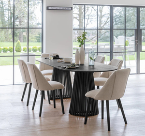 Ensemble de table à manger ronde en teck massif moderne avec chaises rembourrées et base sculpturale cannelée pour salle à manger, maison, restaurant - Product Image 1