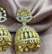 Elegantes pendientes pulidos de oro de la mejor calidad con elegante diseño de piedra CZ, perfectos para fiestas, pendientes modernos para mujer - Product Image 2