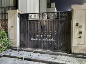 Puerta Principal Moderna MS |   Puerta de Seguridad de Acero al Carbono con Acabado Dorado |   Puerta de Entrada de Hierro Contemporánea para Casa o Villa, Uso en Exteriores - Product Image 3