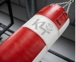 Sac de boxe d'entraînement en cuir PU rouge K4 avec remplissage de sable pour usage en salle de sport pour adultes - Product Image 6