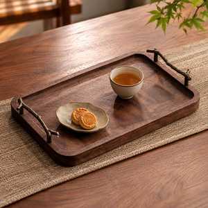 Plateau de rangement rectangulaire en bois avec poignée en laiton, design Wabi Sabi, finition laquée, pour utilisation sur table, service de boissons et de nourriture - Product Image 1