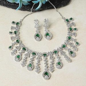 Ensemble collier, boucles d'oreilles et parure de tête pour femme, en argent plaqué, imitation perle, design géométrique, style classique - Product Image 5
