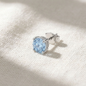 Boucles d'oreilles clous rondes bleues en diamant, sertissage griffe halo, pour mariage, fête, cadeau - Product Image 4
