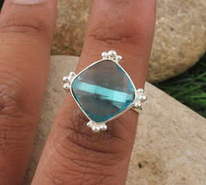 แหวนเงินแท้ทรงคลาสสิกประดับพลอยบลูโทแพซธรรมชาติทรงบริลเลียนต์ สำหรับผู้หญิง ดีไซน์หรูหรา โทนสีฟ้าอ่อน - Product Image 1