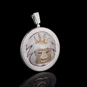 Pendentif Couronne Moissanite en Argent 925 Plaqué Rhodium, Taille Ronde Brillante, Micro-Incrustation, Thème Unisexe, Charme de Luxe - Product Image 2