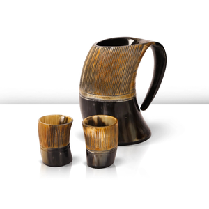 Ensemble de cornes à boire vintage avec 2 tasses, accessoires de bar réutilisables, design rayé marron et noir - Product Image 1