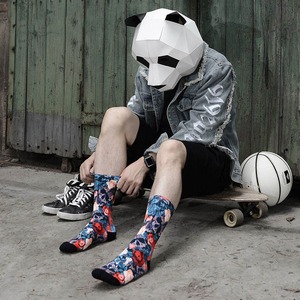 Chaussettes de basketball personnalisées en gros pour hommes, de haute qualité, avec logo brodé sur le revers, en tricot uni, broderie OEM de designer - Product Image 6