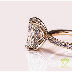 Anillo de Plata de Ley 925 con Diamante Cultivado en Laboratorio, Corte Esmeralda, con Banda de Piedras Brillantes, Joyería de Compromiso Elegante y Lujosa para Mujer - Product Image 4