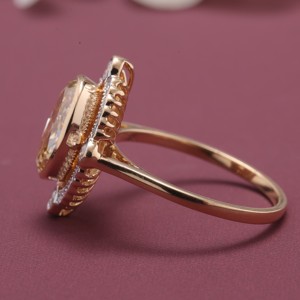 Anillo de Compromiso y Boda con Halo de Diamantes Amarillos Ovalados Certificados por IGI, con Diamantes de Acento en Oro de 18K - Product Image 3