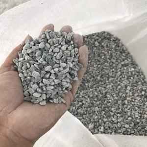 กรวดสำหรับพื้นรวมสัมผัสเรซินซึมผ่านได้หินกรวดสีเทา Tumbled หินกรวดสีเทาก้อนกรวด - Product Image 1