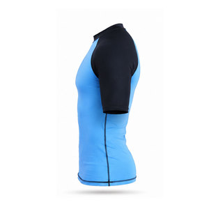 Camiseta Deportiva de Manga Corta para Hombre, Diseño Moderno, Precio Económico, con Logotipo Personalizado, Hecha en Pakistán - Product Image 3