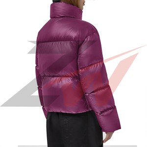 Blouson matelassé personnalisé pour homme, à capuche, réversible, chaud, respirant, idéal pour le ski et les activités hivernales en extérieur - Product Image 4