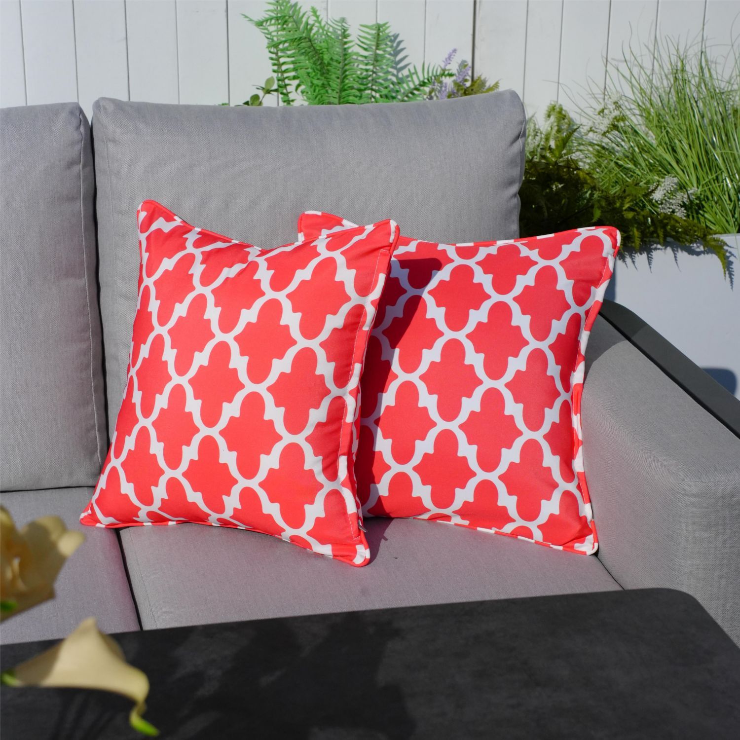Red Geometric Patterned Color
