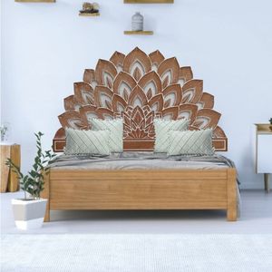 Base de Cama de Madera Maciza Hecha a Mano de Lujo con Tallado Ornamental de Pétalos de Loto y Mandala, Acabado en Nogal Natural - Product Image 3