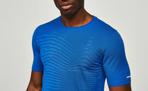 T-shirt en polyester à séchage rapide de qualité supérieure pour la salle de sport et l'entraînement physique - Product Image 3