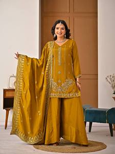 Robe ethnique en soie brodée de couleur moutarde, séchage rapide, toutes saisons, coupe régulière, longueur au sol, style traditionnel indien pakistanais pour femmes - Product Image 1