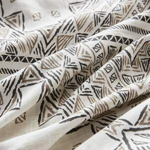 Set di trapunte stampate in 4 pezzi con biancheria da letto Premium per un piacevole sonno - Product Image 2