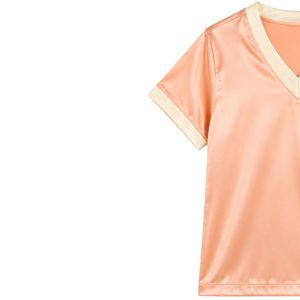 Conjunto de pijama de satén color melocotón para mujer, top de manga corta con cuello en V y pantalones cortos con ribete en contraste, ropa de dormir suave, personalizada OEM ODM. - Product Image 2