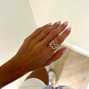 Anillos de declaración con diseño de mariposa y diamantes cultivados en laboratorio, de oro de 14K y 18K, con engaste de puntas, diseño calado y diseño de racimo, tipo banda de cóctel, para mujer, al por mayor - Product Image 4