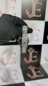 Montre-bracelet à quartz de luxe pour homme en acier inoxydable, entièrement sertie de diamants, avec cadran à chiffres romains, résistante à l'eau - Product Image 3