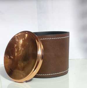 Pot à bougie en cuir noir avec couvercle en or rose - Product Image 2
