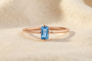 Bague en argent 925 avec topaze bleue taille émeraude, sertie à griffes, minimaliste, pour femme, bague de fiançailles avec pierre précieuse - Product Image 3