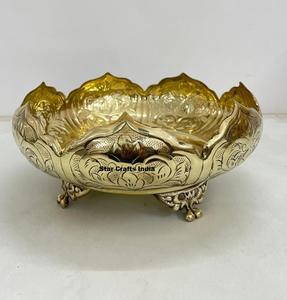 Vaisselle de service artisanale au design rustique, plats et bols pour la présentation des aliments, décoration intérieure, matériau solide - Product Image 1