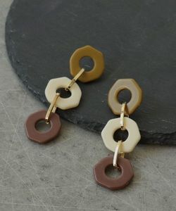 Boucles d'oreilles pendantes modernes en résine faites à la main avec un design artistique coloré, accessoires de mode légers pour femmes, parfaits - Product Image 5