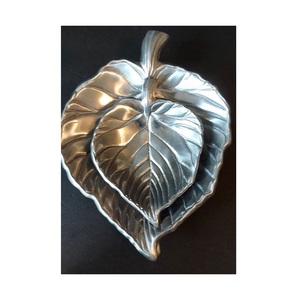 Elegante Plato de Servir de Aluminio Chapado en Oro con Diseño de Hoja para Restaurantes de Alta Cocina y Banquetes de Hotel - Product Image 5