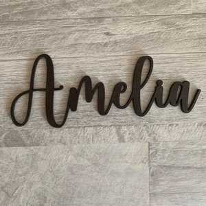 Plaque décorative personnalisée en bois avec nom de famille pour salon, couloir et entrée – Idée cadeau, personnalisation de l'espace. - Product Image 5