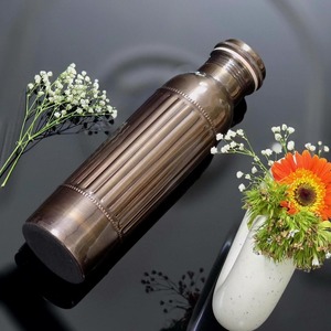 Bouchons de bouteille d'eau en cuivre pur martelé, écologiques, noirs, de style antique, gravés, au design classique, avec motif diamant, d'inspiration ayurvédique - Product Image 4