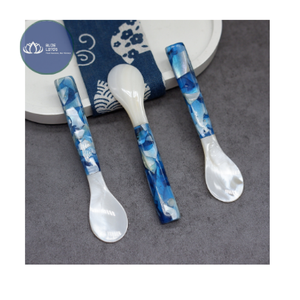 Cuchara de Caviar de Nácar Premium Sostenible, de Lujo, Ecológica y Hecha a Mano, de BLUE LOTUS FARM Ninh, ¡EN OFERTA! - Product Image 1