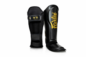 Espinilleras Fairtex Blancas y Doradas Hechas a Medida en Cuero Genuino a Precio Económico, Espinilleras de Muay Thai de Alta Calidad con Cierre de Velcro - Product Image 5