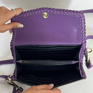 Cartera Cruzada de Cuero Vacuno Hecha a Mano, Diseño Floral, con Protección RFID, Ideal para Uso Diario, Nueva Llegada Premium en Oferta - Product Image 6