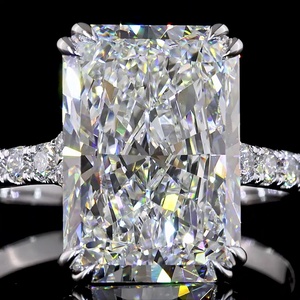 Bague d'anniversaire personnalisée de luxe en or blanc massif 14 carats avec pavé de diamants de laboratoire Moissanite taille Radiant certifiés IGI 5 carats - Product Image 4