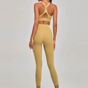 Ensemble de yoga 2 pièces pour femme, séchage rapide, respirant, écologique, avec logo personnalisé sur le devant, idéal pour le fitness - Product Image 4