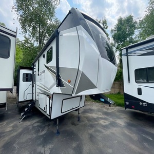 Usado 2022 P-r-i-m-e T-i-m-e Crusader 335R-L-P - Product Image 1