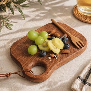 Planche à découper en bois moderne faite à la main, bloc de découpe, plateau de service de cuisine, bois naturel, décoration intérieure, préparation alimentaire, idée cadeau, forme - Product Image 3