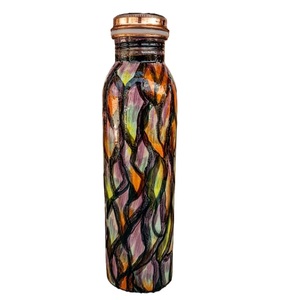 Botella de agua de cobre con diseño bohemio en negro y cobre, portátil para viajes. - Product Image 4