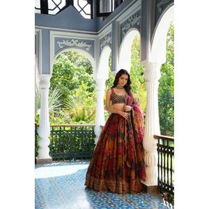 Lehenga Choli de Diseño en Línea A para Fiestas, Cintura Natural con Bordado de Lentejuelas - Product Image 4