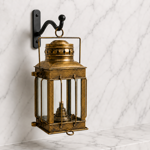 Farol de latón de diseño único con portavelas decorativo de estilo vintage para el hogar, jardín, restaurante, hotel y eventos en venta. - Product Image 4