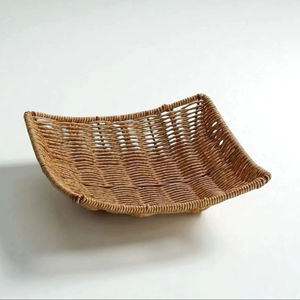 Plateau en osier tressé à la main de style simple, idéal pour le rangement du pain et des fruits, organisateur de table de petit-déjeuner et plateau de présentation pour table de café - Product Image 1