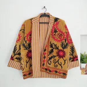 Veste Bohème en Velours Moutarde avec Broderie Suzani et Motif Floral Rouge – Vêtement d'extérieur Décontracté pour Femme, Style Art Populaire - Product Image 1