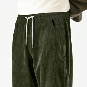 กางเกงจ็อกเกอร์ลำลองผู้ชายขายส่งแบบ OEM มีกระเป๋าข้าง เอวกลาง ผ้าฝ้าย ทรงตรง ลายเรียบ กางเกงวอร์มผู้ชาย - Product Image 2