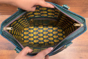 Nuevo bolso de mano con cremallera de lujo de cuero de Caballo Loco genuino de cuero verde hecho a mano para mujer bolso de mano con asas de cuero de vaca personalizado - Product Image 6