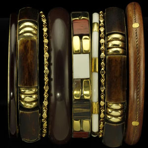 Pulsera de Madera con Pentagrama Retro, Diseño Ancho con Remaches, Hecha a Mano, Resistente al Agua, Color Natural, Accesorio Unisex - Product Image 5