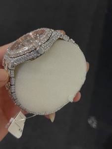 Reloj de Pulsera Personalizado de Acero Inoxidable, Estilo Hip Hop de Lujo con Diamantes de Moissanita y Esfera con Números Incrustados - Product Image 2