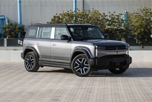 Chery iCar 03 2024 iCAR EQ3 V3 de Alto Rendimiento 4WD - Gris por fuera, Blanco por dentro - Coche Eléctrico de Cuatro Ruedas - Product Image 4